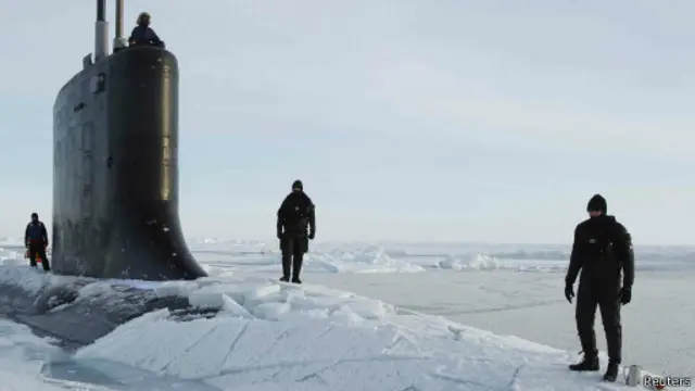 Американская подлодка на Северном полюсе