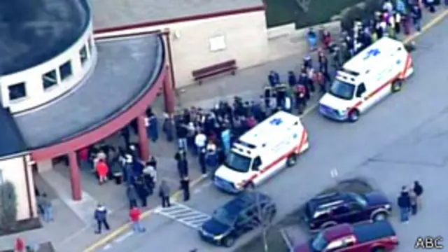 برخی از دانشآموزان در همهمه خروج وحشتزده از مدرسه زخمی شدند