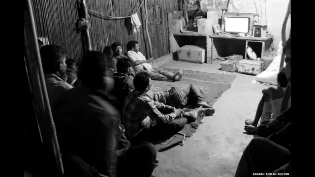 د حکومتي رسمي شمېرو له مخې دا مهال يوازې په ډيلي کې ۶۰زره کسان بې کوره دي.