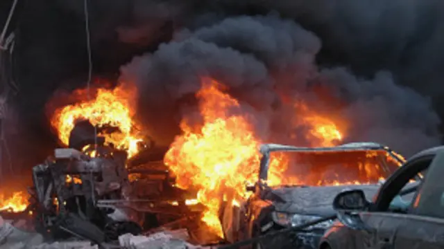 چاودنې د خلکو ګڼه ګوڼه کې شوې دي.