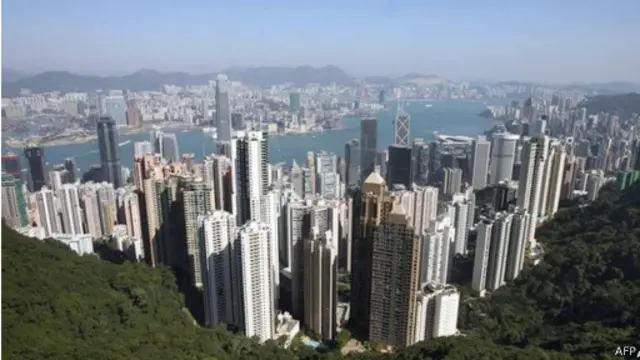 قالت ادارة الفندق في بيان أصدرته إنها تتعاون مع المحققين للبحث عن اللوحة المفقودة. 