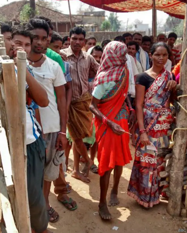 छत्तीसगढ़ के बस्तर में वोटिंग