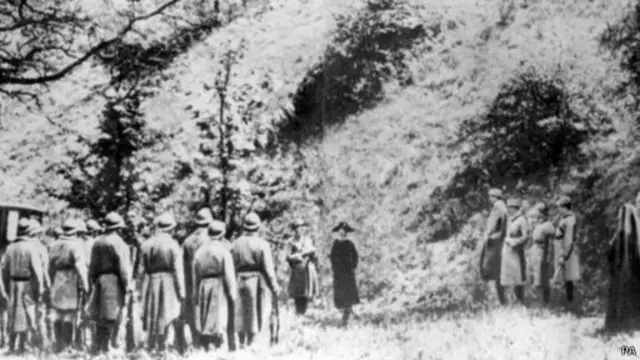 ماتا هاري أثناء تنفيذ الإعدام