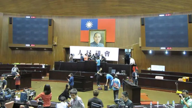 周四晚間六點一刻後學生全部撤離