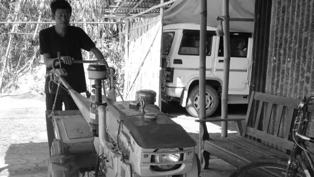 मेरी के भाई फांग्ते खुप्रे कॉम का कहना है कि वह शहर में नौकरी करना चाहते हैं और वहां रहकर अपने बेटे के लिए बेहतर ज़िंदगी बनाना चाहते हैं.