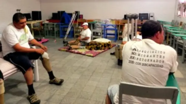 Migrantes mutilados descansan en un albergue de Ciudad de México