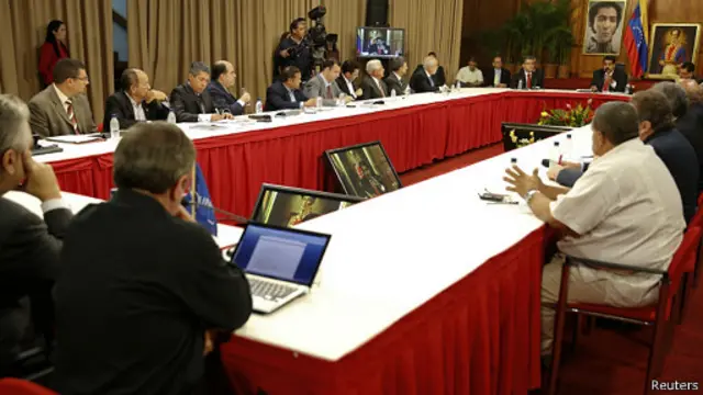 Encuentro entre gobierno y oposición en Venezuela