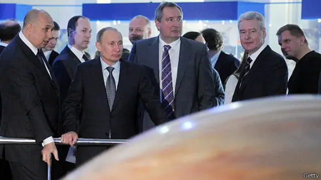 Владимир Путин, Дмитрий Рогозин и другие министры в московском планетарии