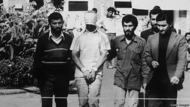 در جریان بحران گروگان گیری، ریچارد کاتم به خاطر دوستی نزدیک با صادق قطبزاده و اطلاعاتش از ایران برای واشنگتن مهمتر شد