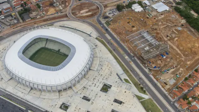Obras no entorno do estádio Castelão, em Fortaleza / Crédito da foto: Portal da Copa