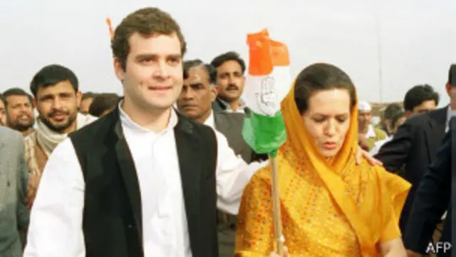 راہل گاندھی اور ان کی ماں سونیا گاندھی ہمیشہ سادھو بابا رام دیو کی تقریروں کا محور ہوتے ہیں