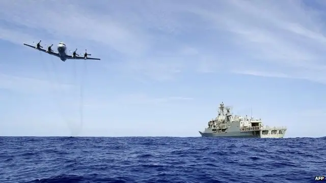 تبعد منطقة البحث عن الساحل الاسترالي باكثر من الف كيلومتر