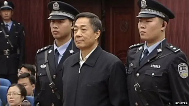 بو شیلای (وسط) رده بالاترین مسئولی است که در دوره شی جین پینگ بخاطر فساد به زندان افتاده