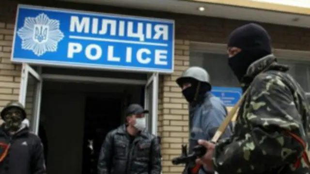 Các lực lượng thân Nga ở đông Ukraine đang nhằm vào các đồn cảnh sát