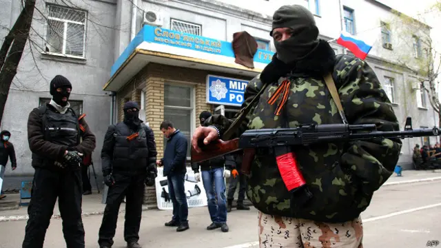 यूक्रेन, रूस समर्थक सुरक्षाकर्मी