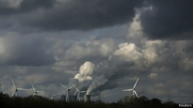 نیروگاهی در آلمان که هنوز با زغال سنگ کار میکند