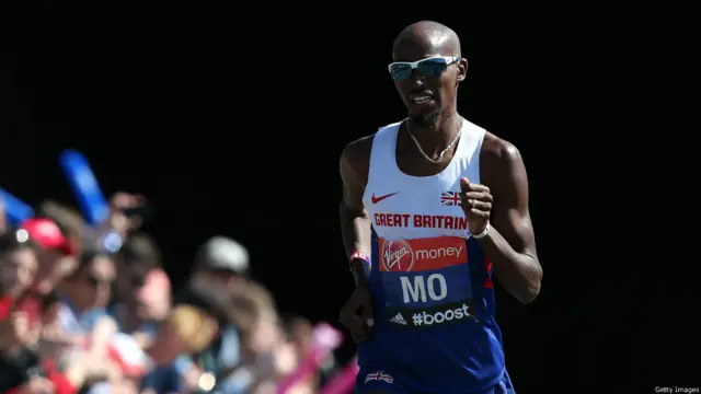 31岁的英国奥运马拉松冠军莫·法拉赫在他首次参加的马拉松比赛中获得第八名。