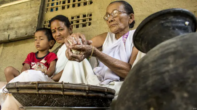 असम में बिहू की त्यौरियां