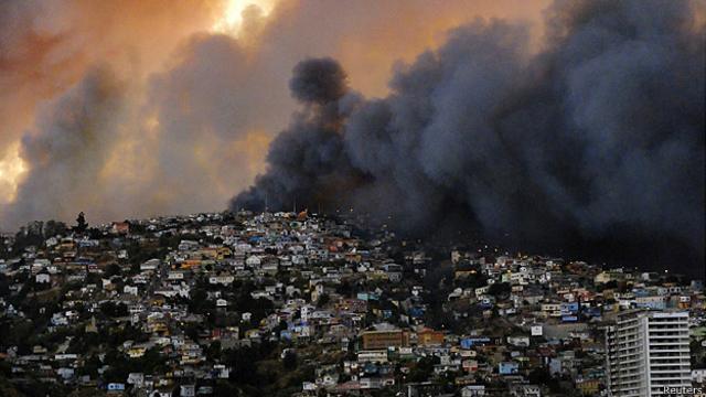 Columna de humo en Valparaíso