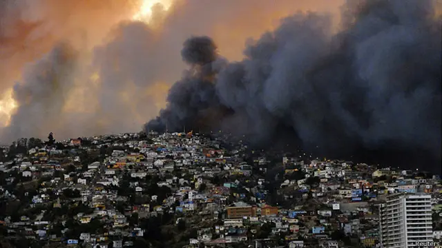 Columna de humo en Valparaíso