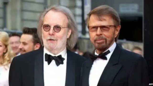 كان بيني اندرسون وبيورن أولفيوس مغنيا فريق أبا الشهير من بين الذين شاركوا في حفل توزيع الجوائز.