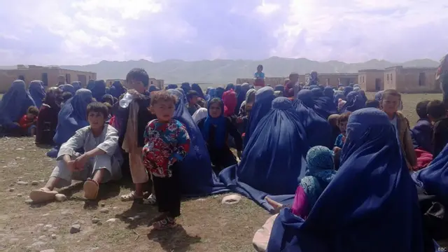 د تخار د والي وياند وايي مرستندويه ادارو په دغه غونډه کې د خواجه خيرآب کلي له ځپل شويو سره د مرستو چمتووالی وښود.