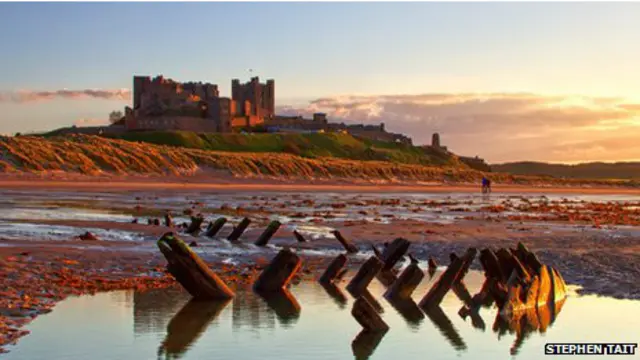 Bangkai kapal abad 18 ditemukan di pinggir pantai Northumberland.