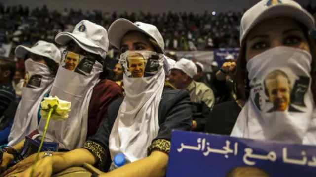 مؤيدو بوتفليقة حضروا أمس آخر مسيرة في حملته الانتخابية.