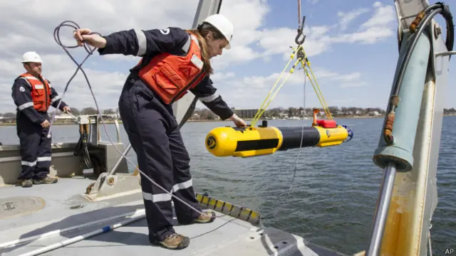 اگر موسم ٹھیک رہا تو چند گھنٹوں میں بلیو فن کو سمندر میں دوبارہ بھیج دیا جائے گا