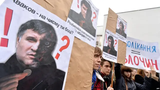 روس کے سفیر وٹالی چُورکن کا کہنا تھا کیئف کی خود ساختہ حکومت میں نازی اور یہود دشمن عناصر ہیں۔