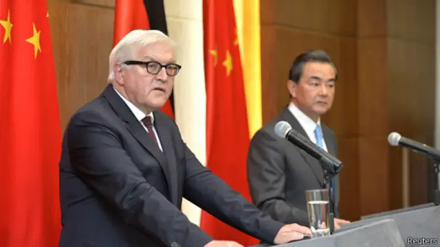 施泰因迈尔在北京与中国外长王毅举行了会谈。