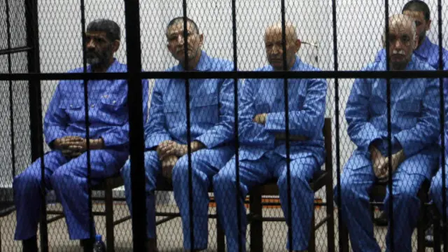 مثل أمام المحكمة 23 متهما من بين 37.