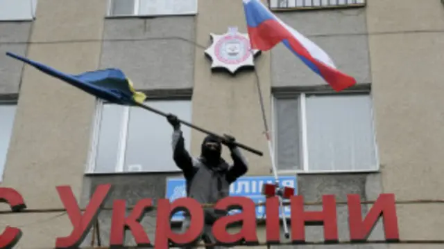 روس کے مطابق صدر پوتن نے صدر اوباما پر زور دیا ہے کہ وہ ’اپنی طرف سے وسائل کو بروئے کار‘ لاتے ہوئے یوکرین میں مزید خونریزی روکیں