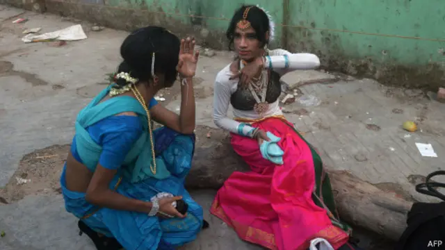 Koylak ostidagi kunnilingus