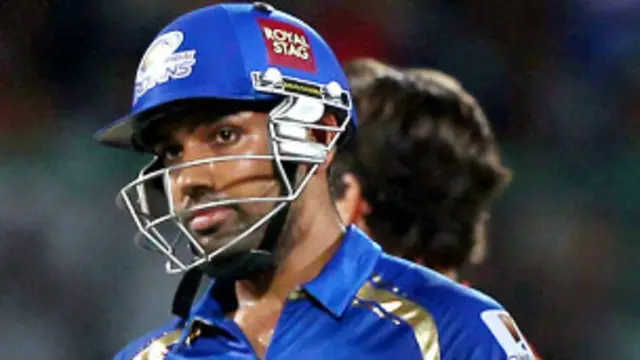 ممبئی انڈینز کے کپتان روہت شرما نے 35 بالز کھیل کر 59 رنز بنائے