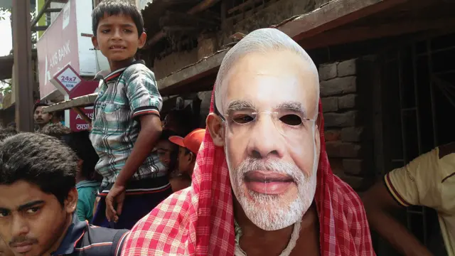 মোদী মুখোশ