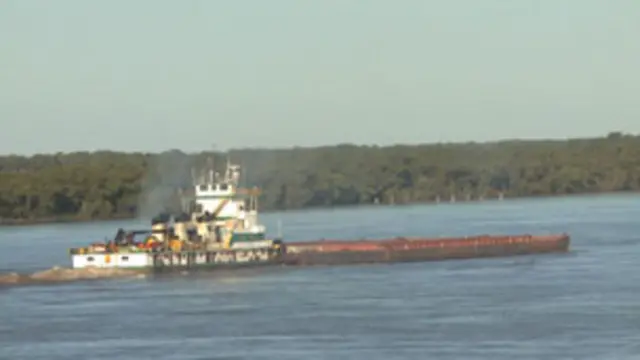 Barco en el río Paraná
