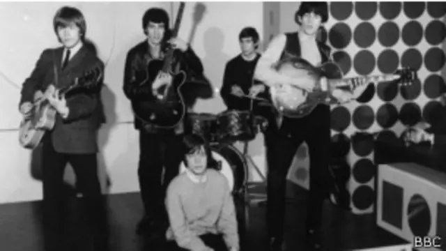 Свой первый альбом Stones записывали в январе-феврале 1964 года в лондонской Regent Sound Studios.