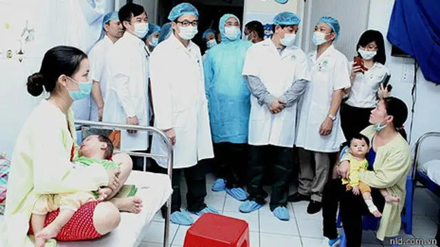 Phó thủ tướng Vũ Đức Đam đã thị sát tình hình dịch sởi sau khi đọc tin từ Facebook