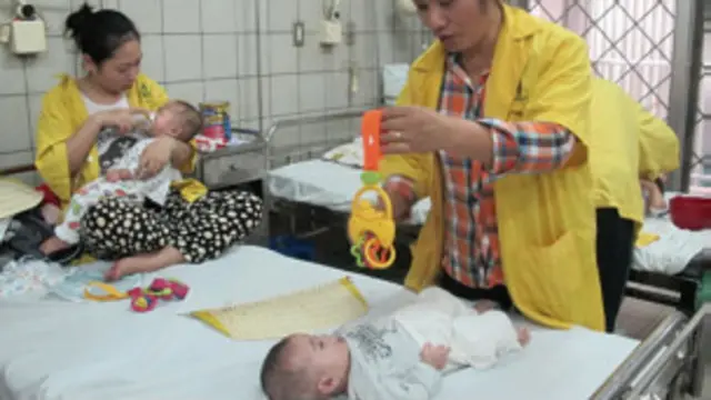Tin tức nói bệnh viện quá tải, thiếu trang thiết bị chữa trị và nhiều cháu nhỏ phải chung giường