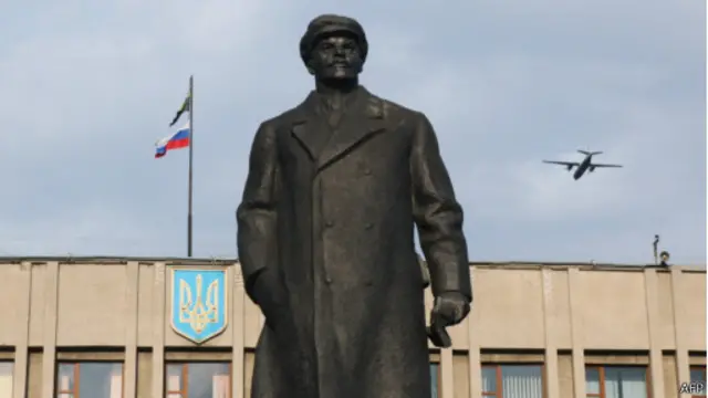 Памятник Ленину в Славянске