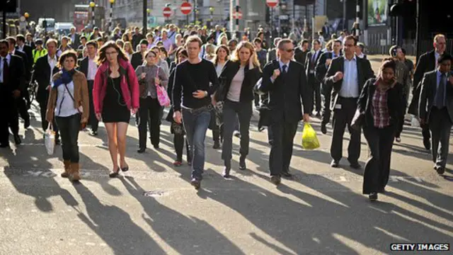 近6年實際工資下降後,英國平均每周收入終於略微高於通脹。