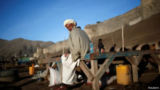 په ۲۰۱۳ کال کې اقتصادي وده درې اعشاریه درې سلنې ته راښکته شوه