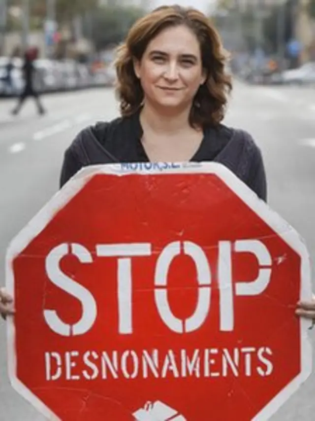 تشکل خانم کولائو بیش از یک میلیون امضا برای تغییر قوانین جمع کرده است