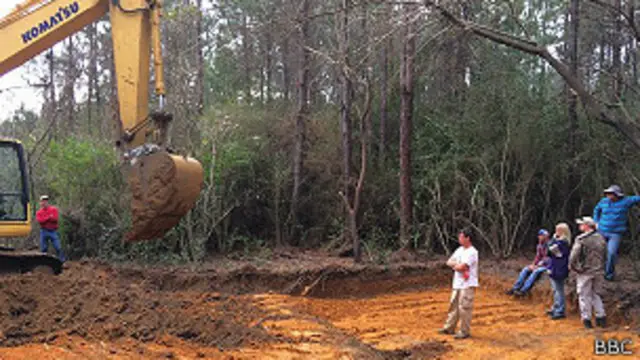 Excavación en el terreno del reformatorio