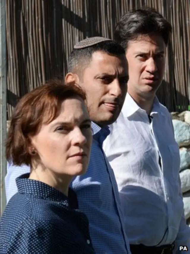 اد میلیبند و همسرش با شهردار سدروت