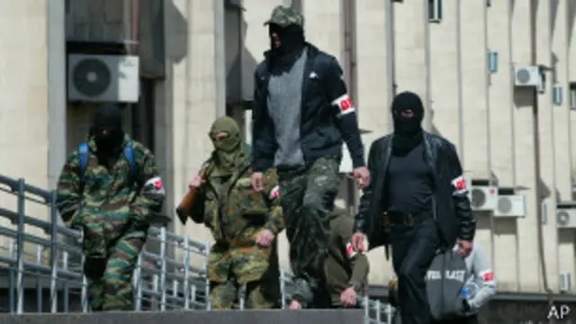 Rebeldes pro rusos armados 