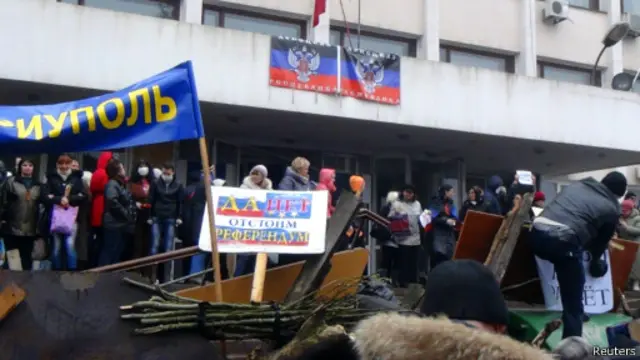 У захваченного горсовета Мариуполя