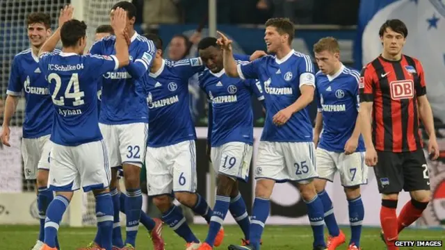 俄国天然气公司赞助德国著名足球队“沙尔克04足球俱乐部”