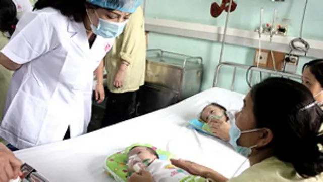 Bà Tiến bị chỉ trích là 'yếu kém' trong việc xử lý dịch sởi